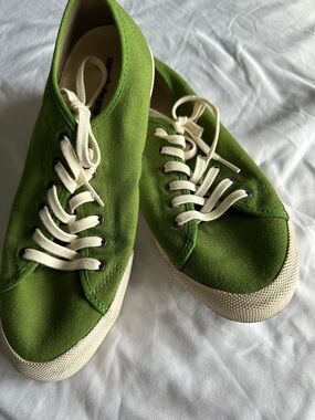 SeaVees Sneakers Cactus Green Size 10 – Excellent Condition